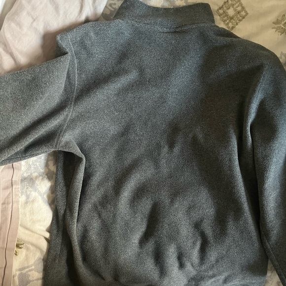 The North Face -Vail embroidered light fleece Women’s 1/4 zip pullover. - Picture 3 of 6